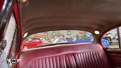 Lot 376 - 1968 JAGUAR 2.4/240