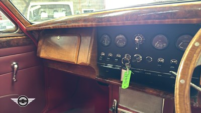 Lot 376 - 1968 JAGUAR 2.4/240