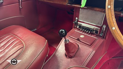 Lot 376 - 1968 JAGUAR 2.4/240