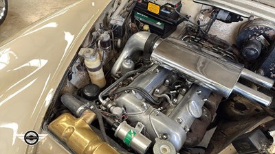 Lot 376 - 1968 JAGUAR 2.4/240