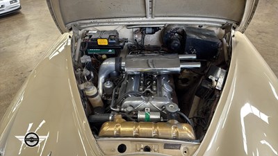 Lot 376 - 1968 JAGUAR 2.4/240