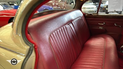 Lot 376 - 1968 JAGUAR 2.4/240