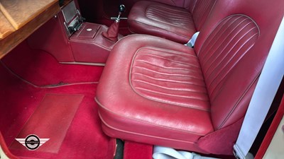 Lot 376 - 1968 JAGUAR 2.4/240