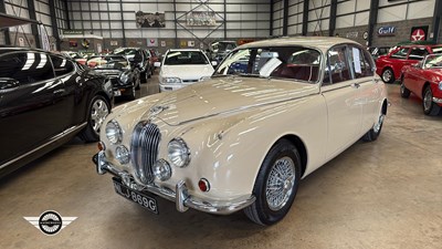Lot 376 - 1968 JAGUAR 2.4/240