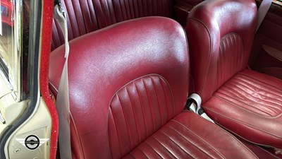 Lot 376 - 1968 JAGUAR 2.4/240