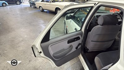 Lot 382 - 1992 FORD SIERRA GLS I