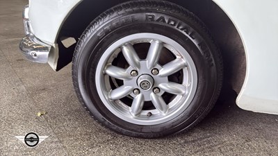 Lot 574 - 1972 MG B