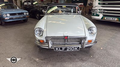 Lot 574 - 1972 MG B