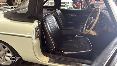 Lot 574 - 1972 MG B