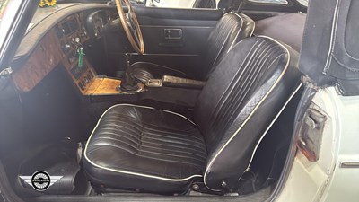 Lot 574 - 1972 MG B
