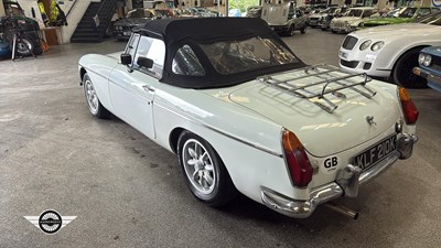 Lot 574 - 1972 MG B