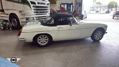 Lot 574 - 1972 MG B
