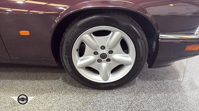 Lot 416 - 1994 JAGUAR XJ-S 4.0 AUTO