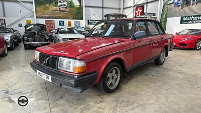 Lot 394 - 1991 VOLVO 240 GLT AUTO