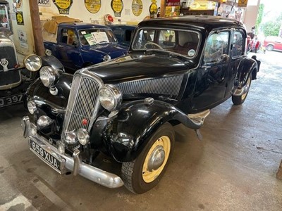 Lot 472 - 1949 CITROEN LIGHT 15