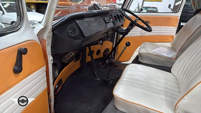 Lot 620 - 1971 VOLKSWAGEN MOTOR CARAVAN