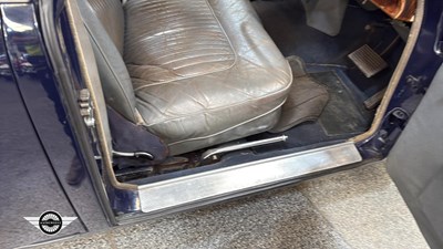 Lot 624 - 1968 DAIMLER V8 250