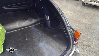 Lot 624 - 1968 DAIMLER V8 250