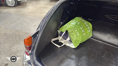 Lot 624 - 1968 DAIMLER V8 250