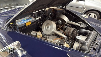 Lot 624 - 1968 DAIMLER V8 250