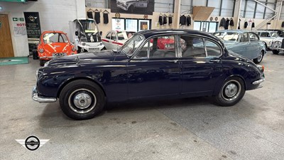 Lot 624 - 1968 DAIMLER V8 250
