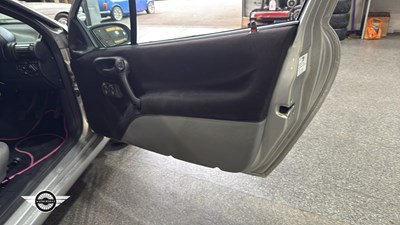 Lot 636 - 1998 VAUXHALL TIGRA CHEQUERS