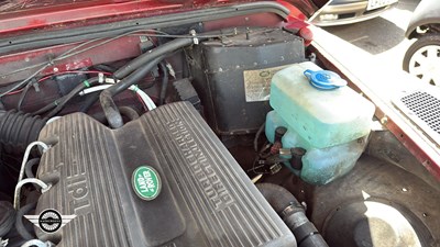 Lot 650 - 1995 LAND ROVER 110 DEFENDER COUNTY SWTDI