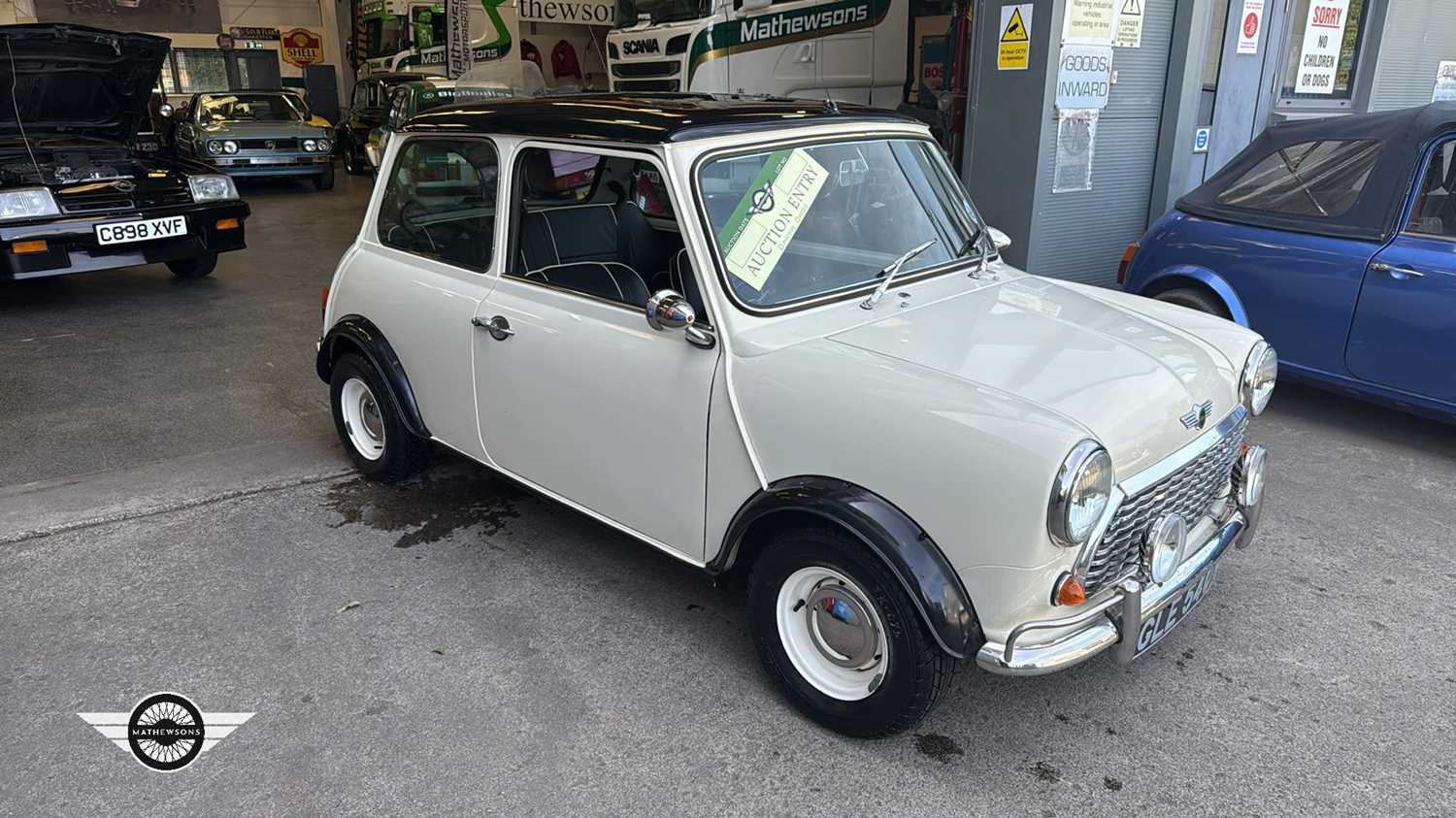 Lot 686 - 1974 AUSTIN MINI 1000
