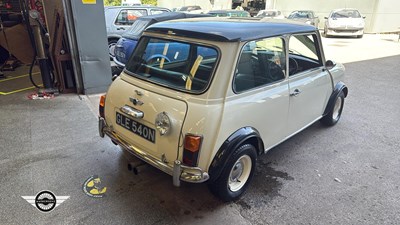Lot 686 - 1974 AUSTIN MINI 1000