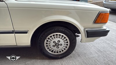 Lot 724 - 1986 NISSAN 300 C AUTO