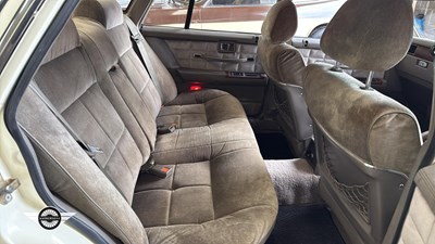 Lot 724 - 1986 NISSAN 300 C AUTO