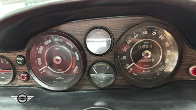 Lot 726 - 1971 VOLVO 1800 E