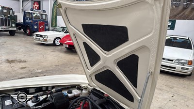 Lot 726 - 1971 VOLVO 1800 E