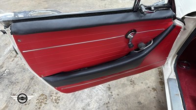 Lot 726 - 1971 VOLVO 1800 E