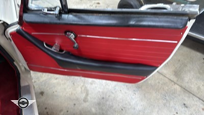 Lot 726 - 1971 VOLVO 1800 E