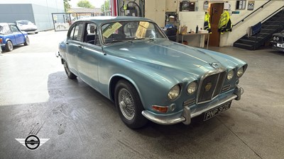 Lot 740 - 1967 JAGUAR 420