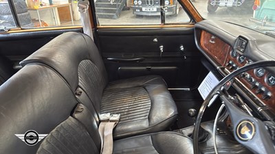 Lot 740 - 1967 JAGUAR 420