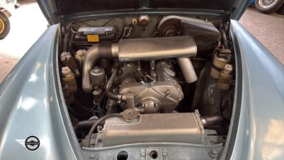 Lot 740 - 1967 JAGUAR 420