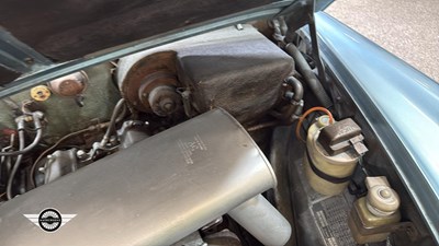 Lot 740 - 1967 JAGUAR 420