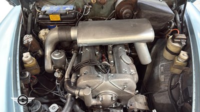 Lot 740 - 1967 JAGUAR 420
