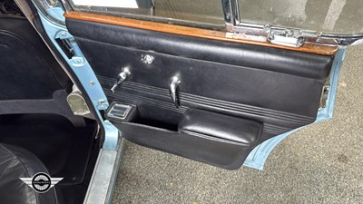 Lot 740 - 1967 JAGUAR 420