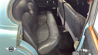 Lot 740 - 1967 JAGUAR 420