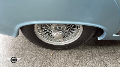 Lot 740 - 1967 JAGUAR 420