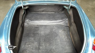 Lot 740 - 1967 JAGUAR 420