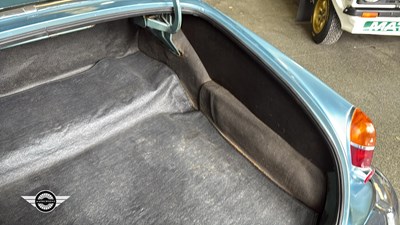 Lot 740 - 1967 JAGUAR 420