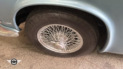 Lot 740 - 1967 JAGUAR 420