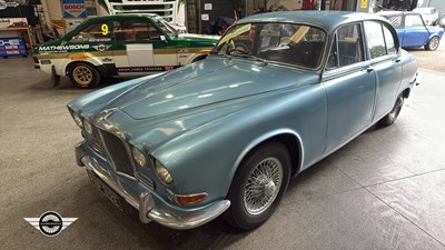 Lot 740 - 1967 JAGUAR 420