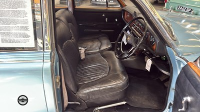 Lot 740 - 1967 JAGUAR 420