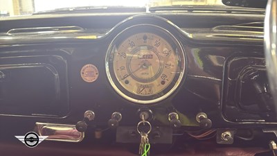 Lot 854 - 1958 MORRIS MINOR