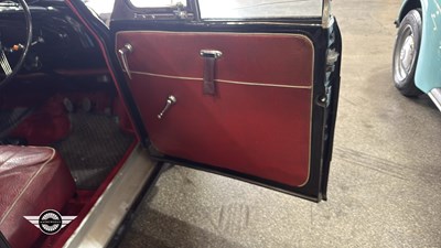 Lot 854 - 1958 MORRIS MINOR